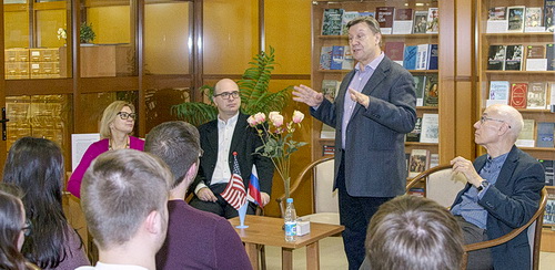 Круглый стол на тему "История США в России и история России в США" Круглый стол на тему "История США в России и история России в США"