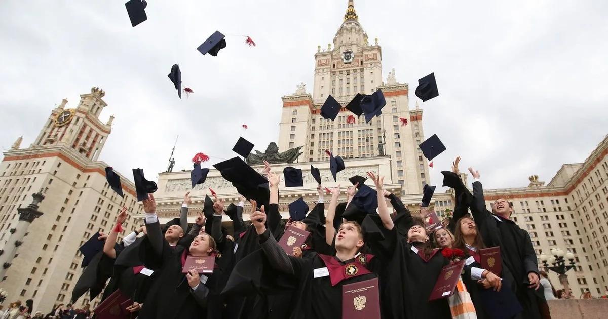 Вручение дипломов выпускникам бакалавриата и магистратуры 2021 года