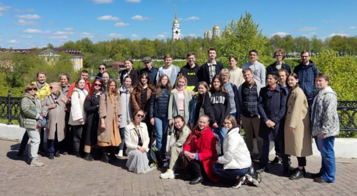 Экскурсия истфаковцев во Владимир и Боголюбово