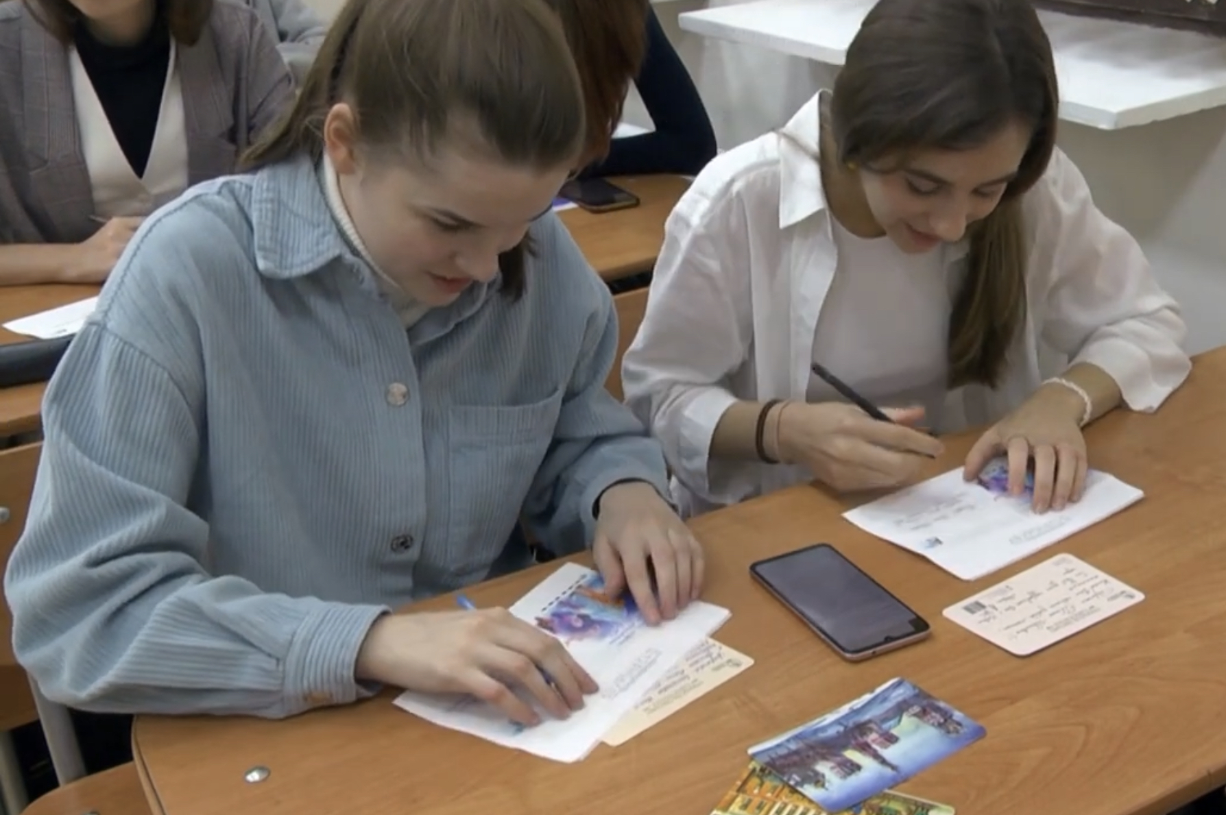 Новогодние открытки от студентов истфака МГУ