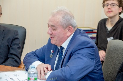 С докладом «Сотрудничество Научно-исследовательского института (военной истории) Военной академии Генерального штаба Вооруженных сил Российской Федерации с белорусскими академическими и университетскими научными центрами» выступает начальник Научно-исследовательского института (военной истории) Военной академии ГШ ВС РФ, к.и.н. Иван Иванович Басик