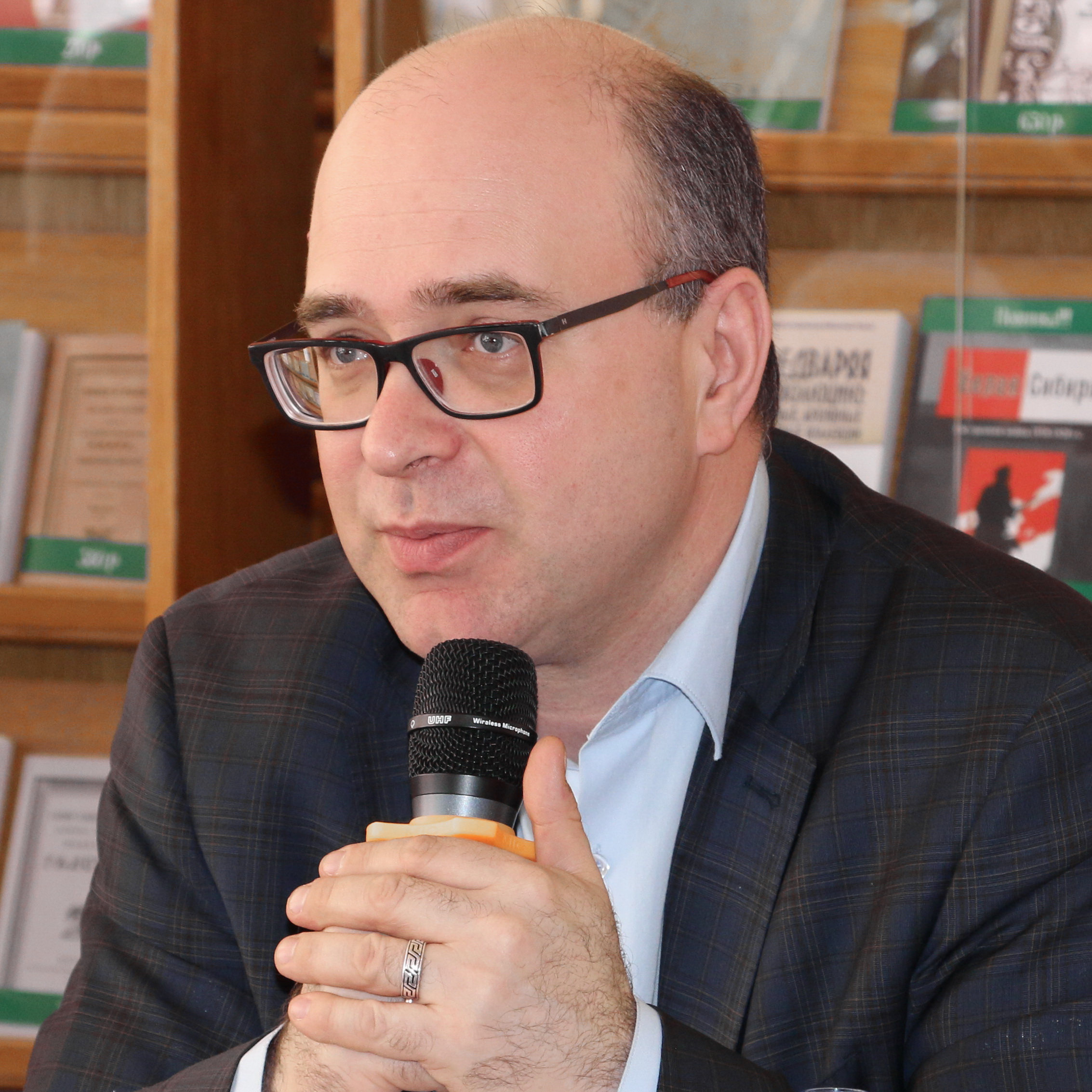 А.В.Гусев - участник круглого стола "На пороге перемен: Карл Маркс, «Манифест коммунистической партии» и революции 1848 года" А.В.Гусев - участник круглого стола "На пороге перемен: Карл Маркс, «Манифест коммунистической партии» и революции 1848 года"